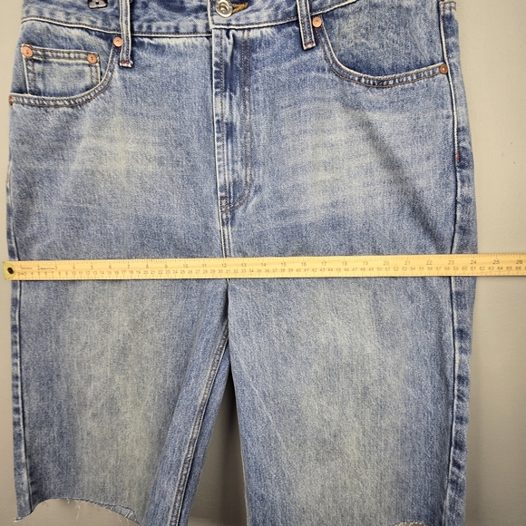 Elwood Jean Shorts Raw Hem Med Wash Blue Mens Size 36 - Picture 9 of 12